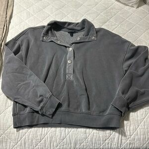 Universal thread pullover size small